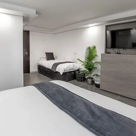 Casa - By Apricus Holidays * אדחה