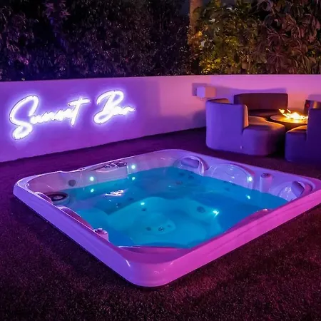 Hotel Casa - By Apricus Holidays